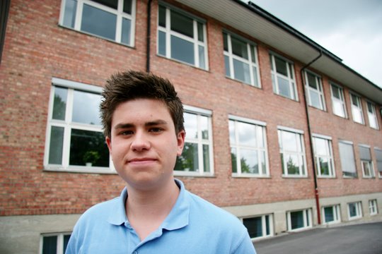 VIL STYRKE LÆRERROLLEN: – Veldig mye avhenger av læreren. Derfor ønsker vi å snakke mer om en bedre utdannelse, riktig lønn og mer status for dette yrket, sier Espen Volden (bildet) og Erik Unaas i Eidsberg Høyre. De vil ha mer diskusjon om ledelse og innholdet i skolen enn bare bygg, buss- og parkeringsplasser.