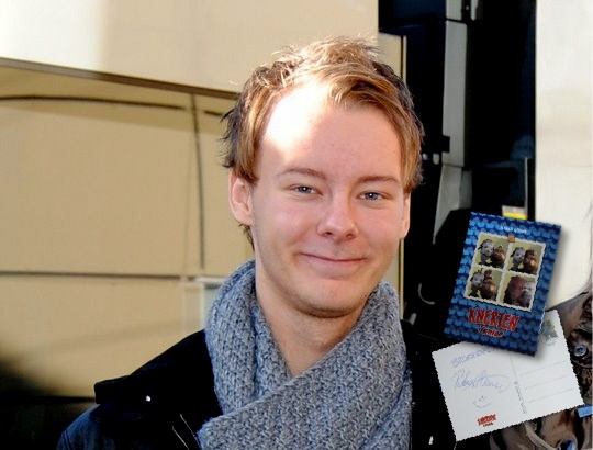 KONKURRANSE: Vinn Knerten-kort signert av skuespilleren Petrus Christensen. (Foto: Adrian Sellstrøm)