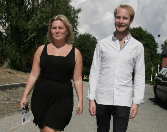 LESERINNLEGG: - Kan komme i kommunestyret: Maren Solheim og Anders Sølve Strand har begge vært Ungdomsrådet i Eidsberg kommune. Høyre gir de muligheter til å komme inn i det "ordentlige" kommunestyret. (Foto: Erik Unaas)